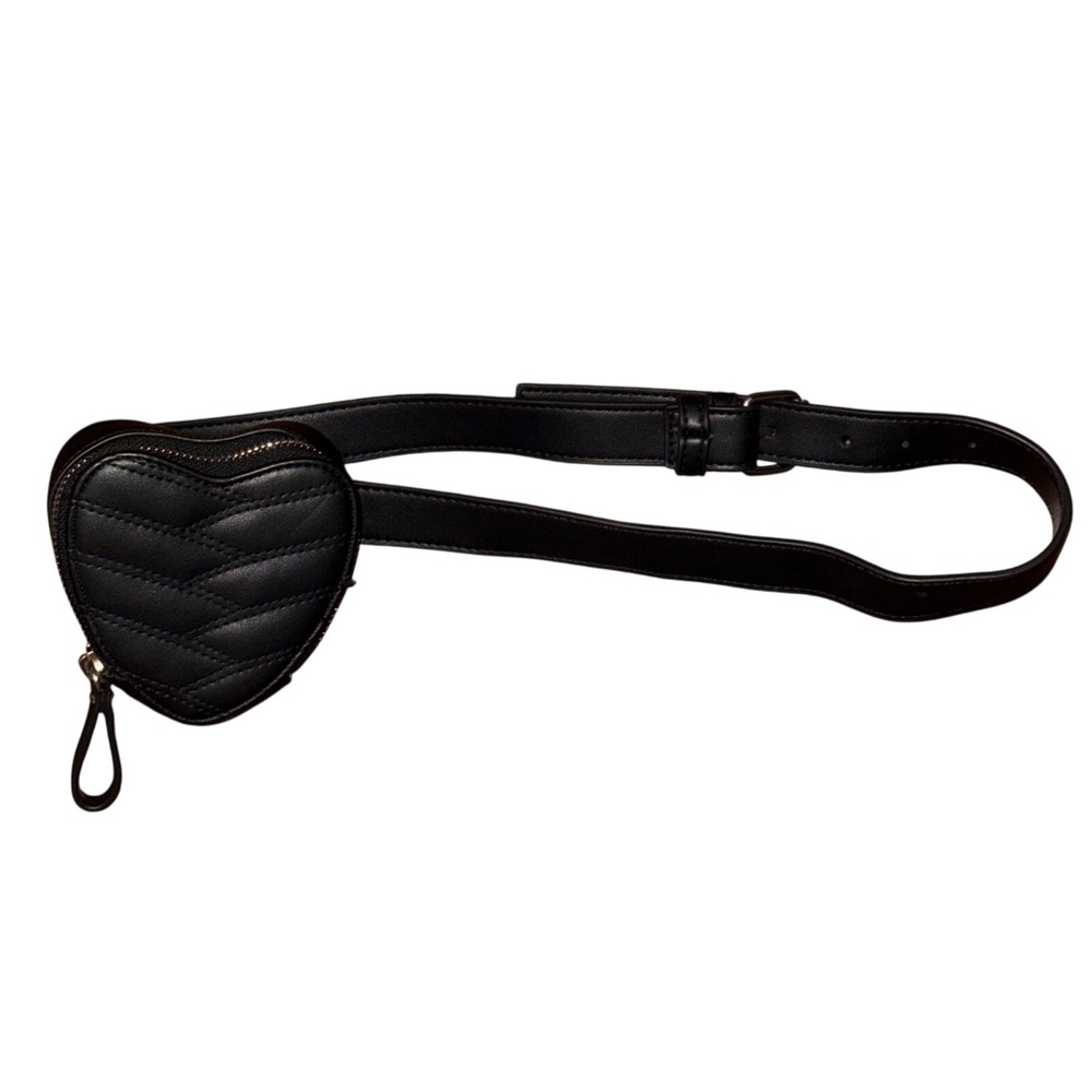 NWT Urban Outfitters Black Vegan‎ Leather Heart Belt Bag Quilted Fanny Pack